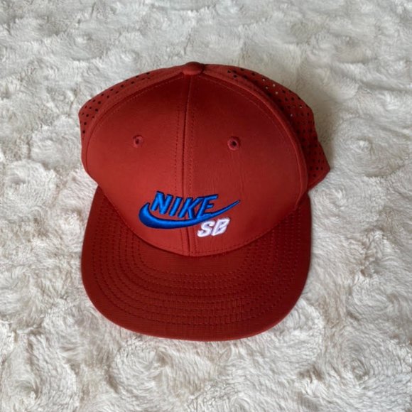 Nike SB Other - NWT Youth NIKE SB Snapback